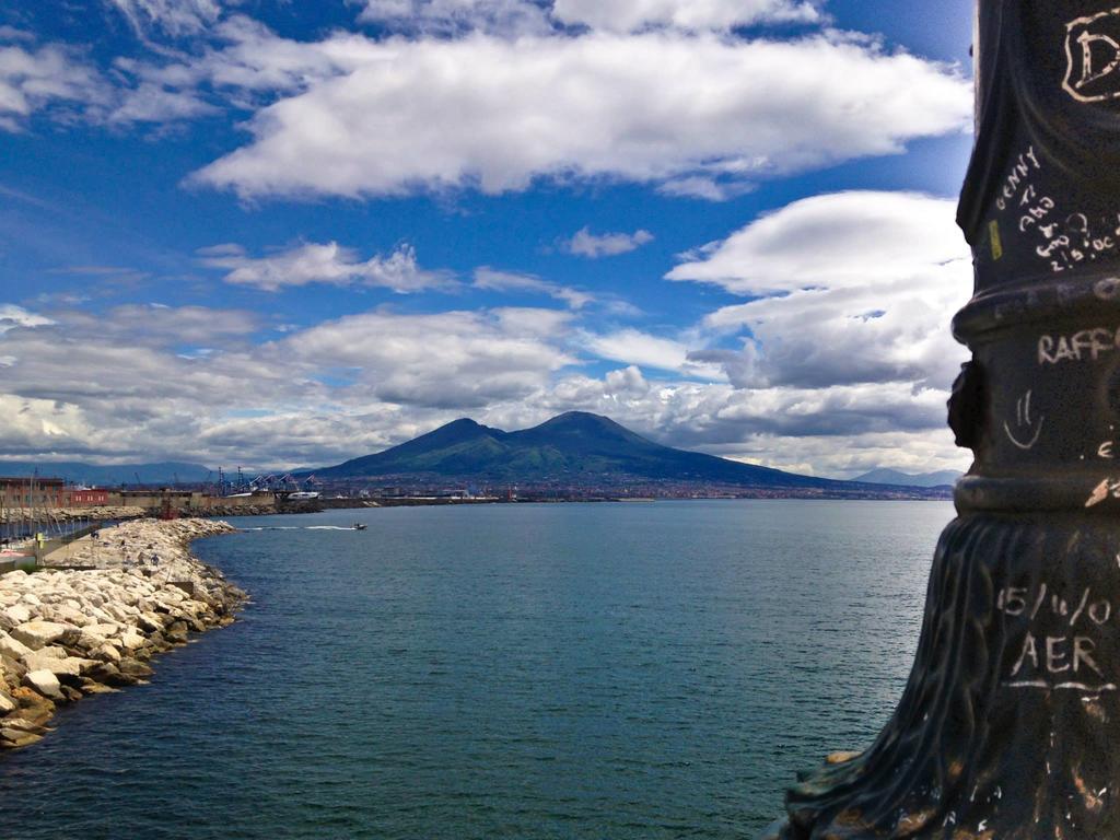 Monolocale Nel Cuore Di Napoli Apartment Cameră foto